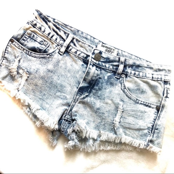 Harmony & Havoc Jean Shorts - Picture 2 of 3